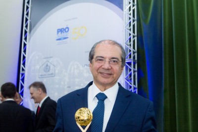 Presidente do GACC-BA é premiado