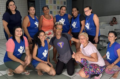 GACC-BA promove atividade de dança para as acompanhantes dos pacientes